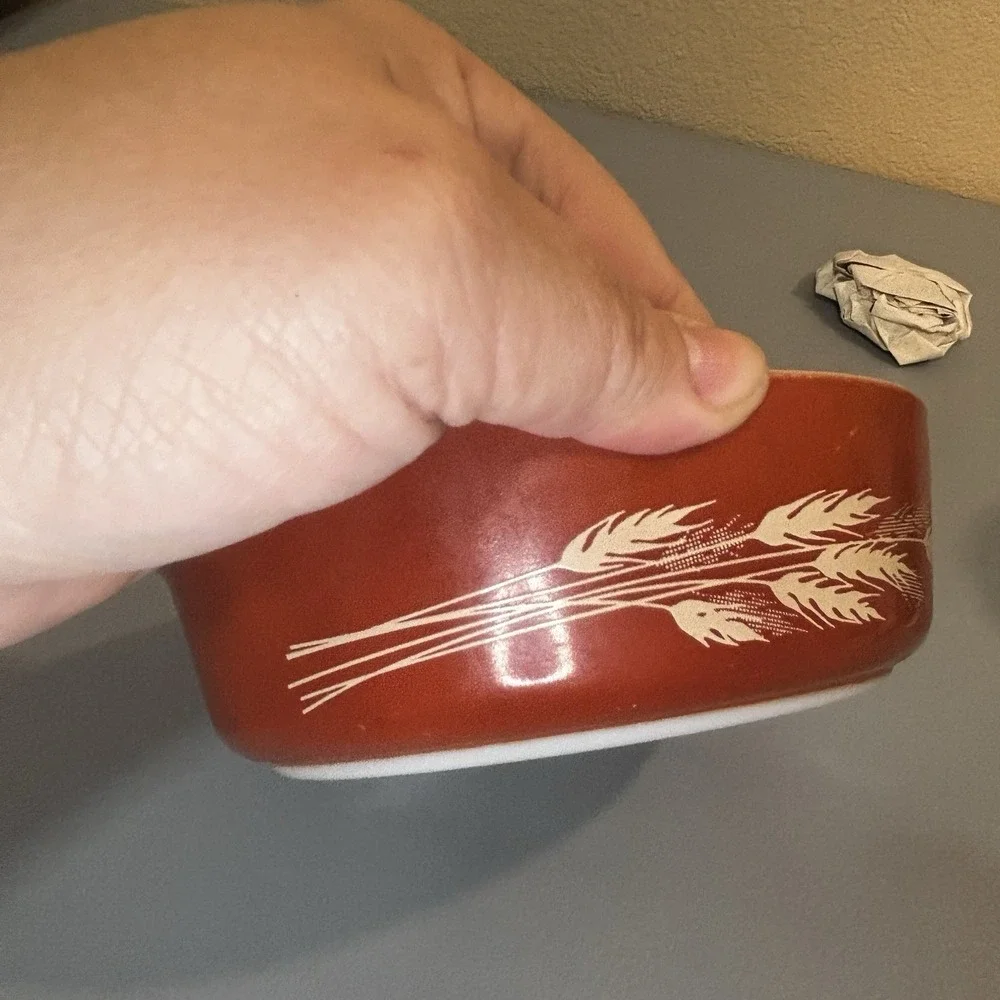 Pyrex Autumn Harvest Wheat Small Round Dish, No lid, Brown White Vintage Retro